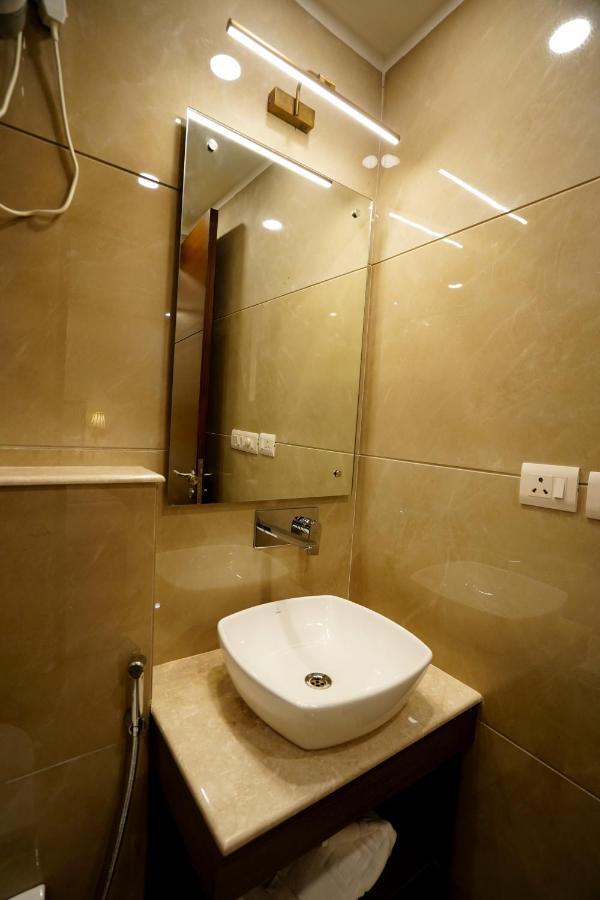 Wongdhen House Hotel New Delhi Exterior photo